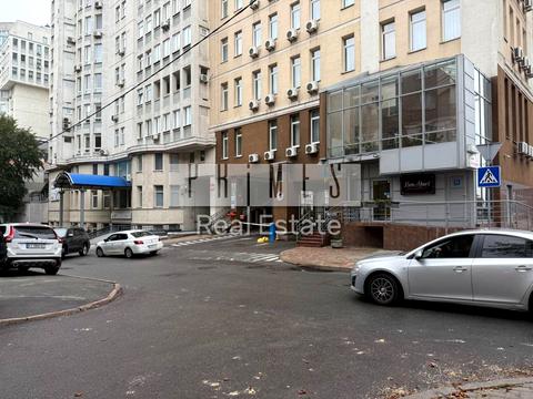 комерційна за адресою Миколи Міхновського бульв. (Дружби народів), 18/7
