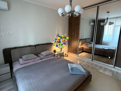 квартира за адресою В'ячеслава Чорновола вул., 27