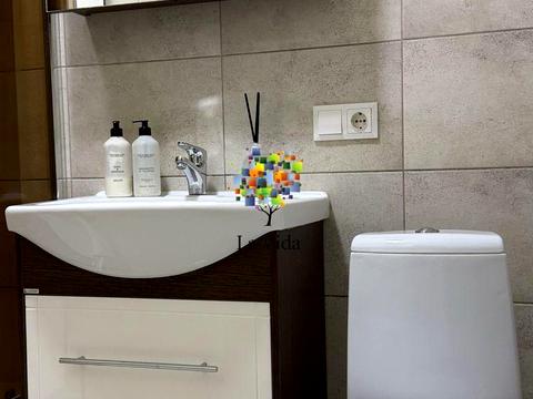 квартира за адресою В'ячеслава Чорновола вул., 27