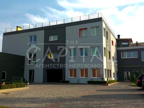 комерційна за адресою Лесі Українки, 7