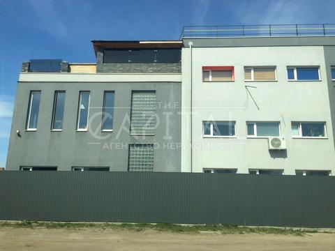 комерційна за адресою Лесі Українки, 7