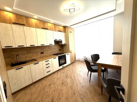 квартира за адресою Героїв Крут вул., 8