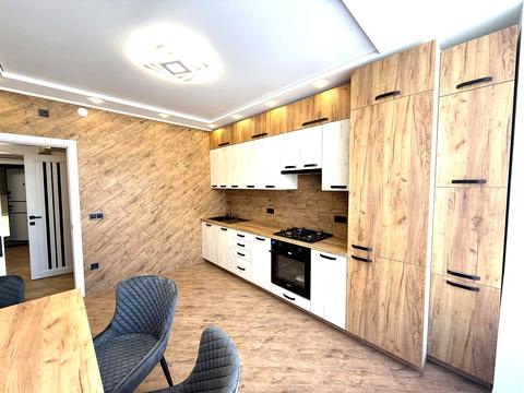 квартира за адресою Героїв Крут вул., 8