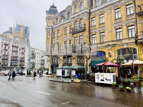 комерційна за адресою Басейна вул., 1