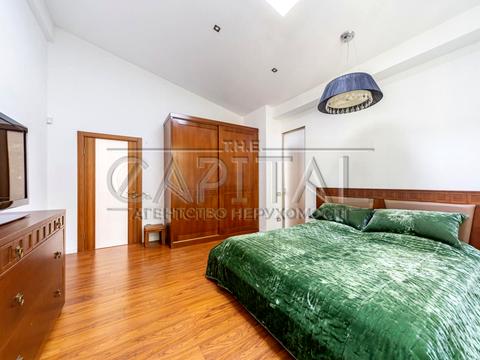 будинок за адресою Патріарха Володимира Романюка вул. (Жовтнева), 1