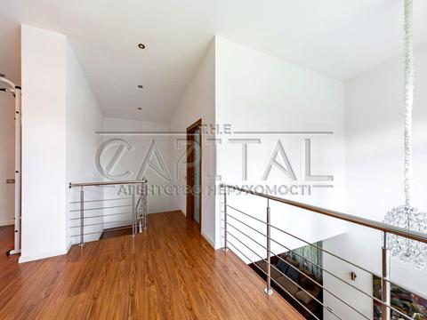 будинок за адресою Патріарха Володимира Романюка вул. (Жовтнева), 1