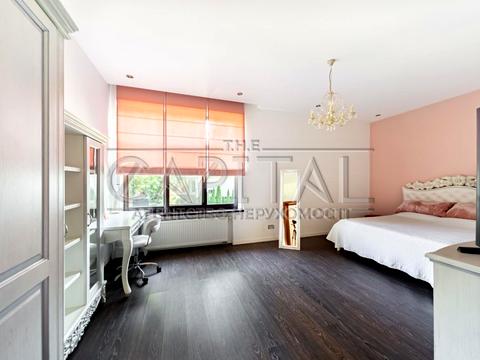 будинок за адресою Патріарха Володимира Романюка вул. (Жовтнева), 1