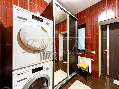 будинок за адресою Патріарха Володимира Романюка вул. (Жовтнева), 1