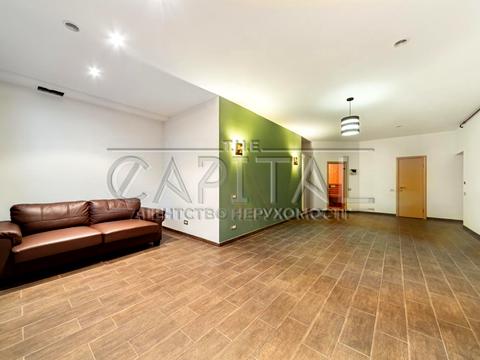 будинок за адресою Патріарха Володимира Романюка вул. (Жовтнева), 1