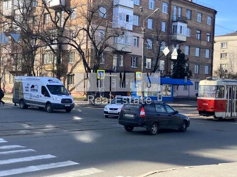 комерційна за адресою Новодарницька вул., 13/18