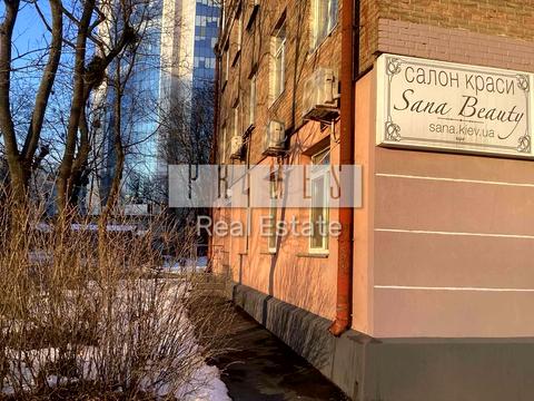 комерційна за адресою Київ, Берестейський просп. (Перемоги), 17
