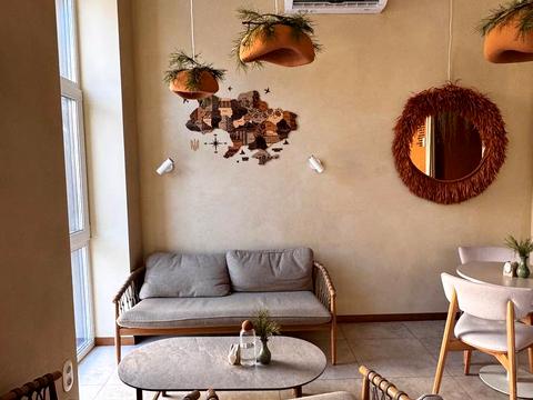 коммерческая по адресу Літературна ул. (Чехова), 7/1