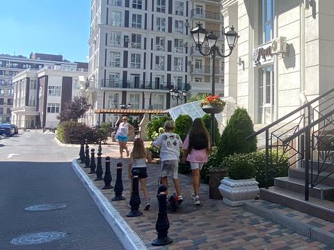 комерційна за адресою Михайла Максимовича вул. (Онуфрія Трутенка), 28-Е