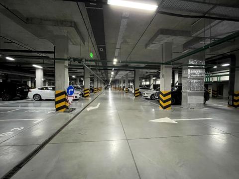 комерційна за адресою Михайла Максимовича вул. (Онуфрія Трутенка), 28-Е