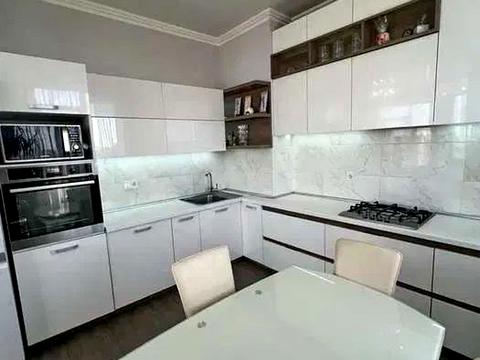 квартира за адресою Олексія Вадатурського вул. (Маршала Малиновського), 18б