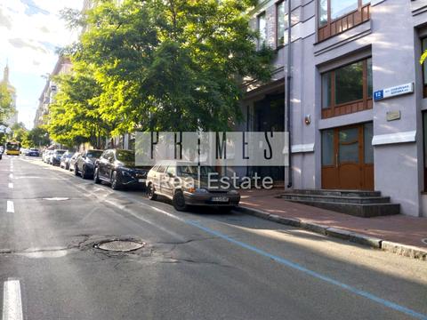 комерційна за адресою Софіївська вул., 12