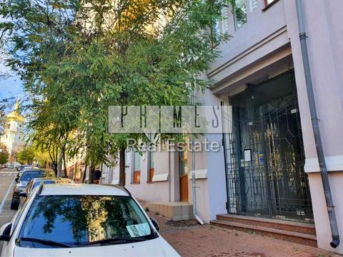 комерційна за адресою Софіївська вул., 12