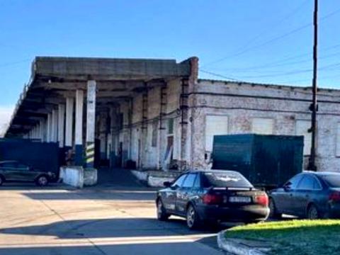 комерційна за адресою Квітнева вул., 17