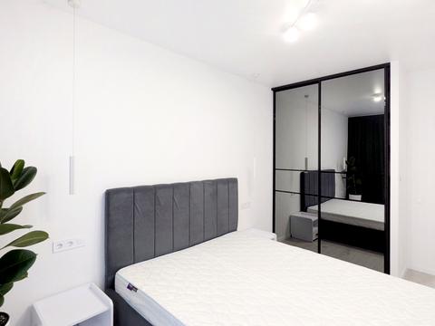 квартира по адресу Олександра Олеся ул., 8/17