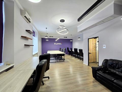 комерційна за адресою Львів, Героїв УПА вул., 73