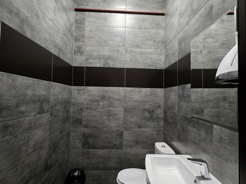 комерційна за адресою Львів, Героїв УПА вул., 73