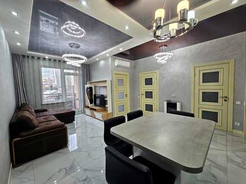 квартира за адресою Літературна вул., 8