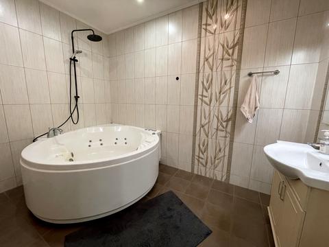 будинок за адресою Лесі Українки вул.