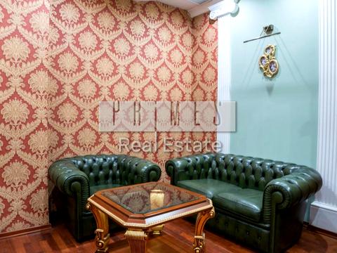 комерційна за адресою Велика Васильківська вул. (Червоноармійська), 5