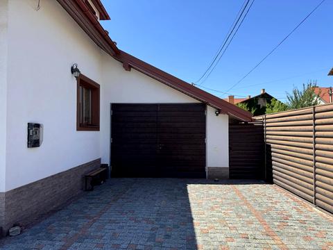 будинок за адресою Андрея Шептицького вул.