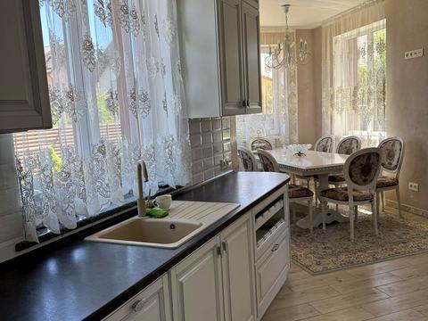 будинок за адресою Андрея Шептицького вул.