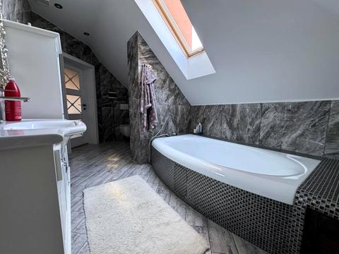 будинок за адресою Андрея Шептицького вул.