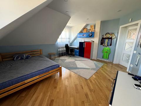 будинок за адресою Андрея Шептицького вул.