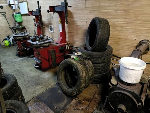 комерційна за адресою Героїв Маріуполя вул., 1