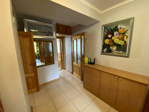 квартира за адресою Тарасівська вул., 20