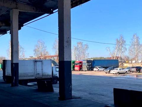 комерційна за адресою Квітнева вул., 17