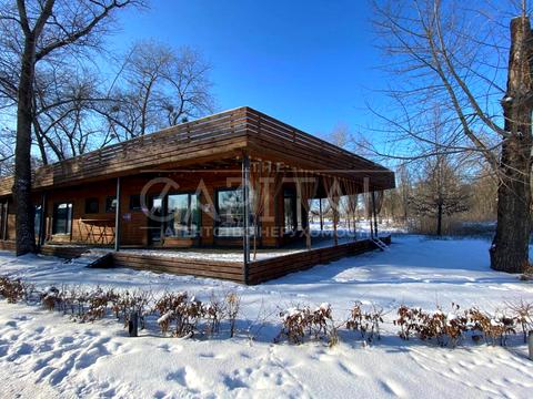 коммерческая по адресу Степана Бандеры просп. (Московський), 1