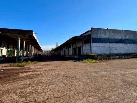 комерційна за адресою Квітнева вул., 17