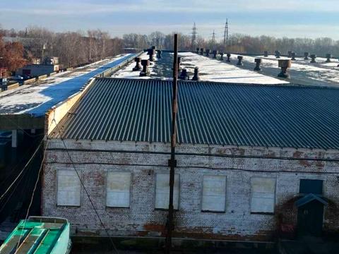 комерційна за адресою Квітнева вул., 17