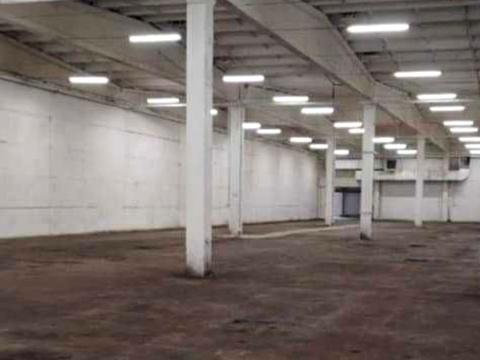 комерційна за адресою Квітнева вул., 17