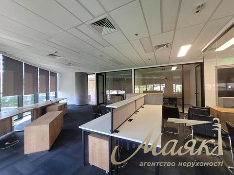 комерційна за адресою Болсуновська вул. (Сергія Струтинського), 13-15