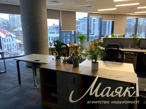 комерційна за адресою Болсуновська вул. (Сергія Струтинського), 13-15