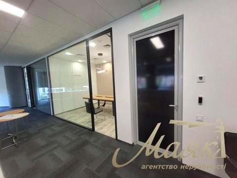 комерційна за адресою Болсуновська вул. (Сергія Струтинського), 13-15