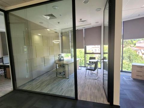 комерційна за адресою Болсуновська вул. (Сергія Струтинського), 13-15