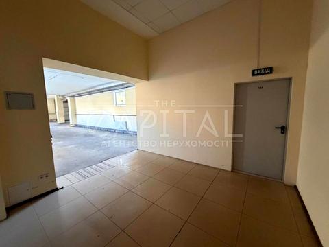 комерційна за адресою Володимира Сікевича вул., 1