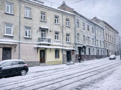 комерційна за адресою Замарстинівська вул. (), 5