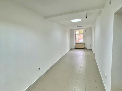 комерційна за адресою Замарстинівська вул. (), 5