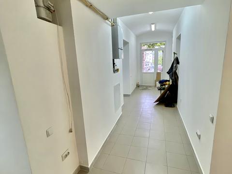 комерційна за адресою Замарстинівська вул. (), 5