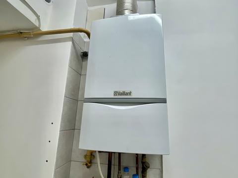 комерційна за адресою Замарстинівська вул. (), 5