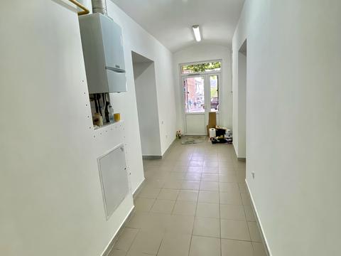 комерційна за адресою Замарстинівська вул. (), 5