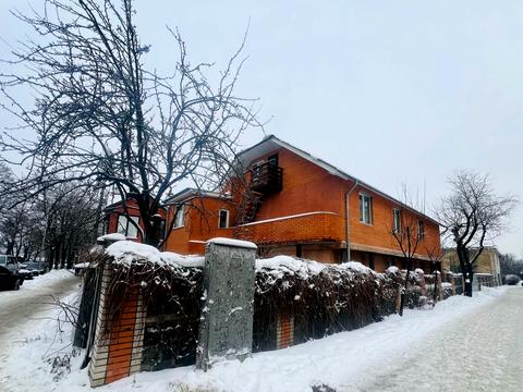 комерційна за адресою Святошинська вул., 2